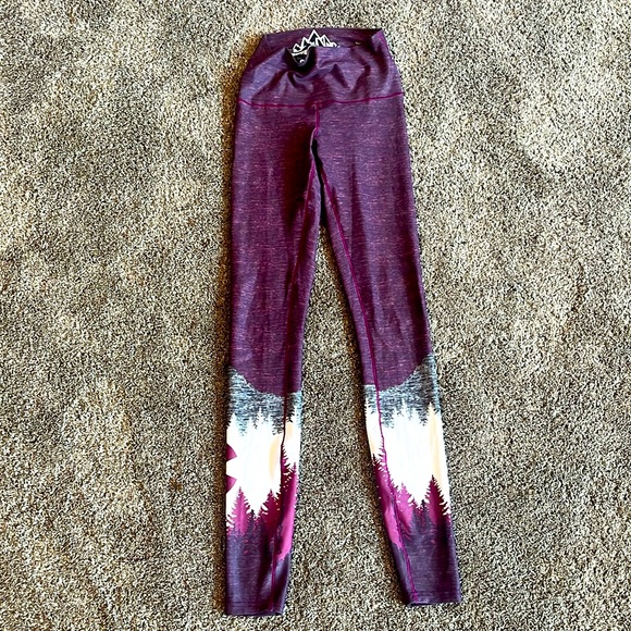 aksels Pants - Aksels burgundy Colorado leggings size XS‎
